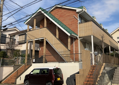 【外観】 | メゾンオギハラ | ＳＲＣ造は強度や耐震性の面でもRC造と比べて優れています。そのため、10階建以上の高層または超高層マンションなどの建築にも多く採用されています。柱や梁などのサイズが小さくても高い耐震性を確保できます。