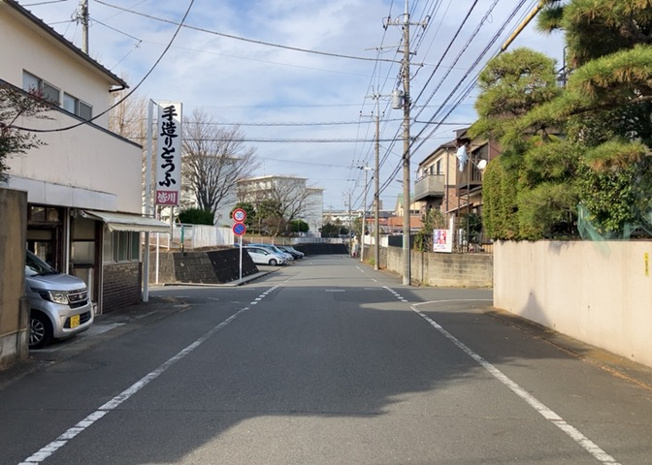 【展望】 | メゾンオギハラ | 眺望の良さを楽しめるダイニングキッチンで家族団らんの時間を過ごしてはいかがでしょうか。バルコニーから見える景色を家族で眺める時間は、時間が経つのを忘れてしまいそうですね。是非、現地を見に行きましょう！