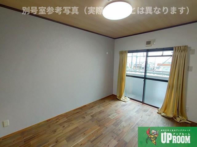 松崎パストラルコートの洋室