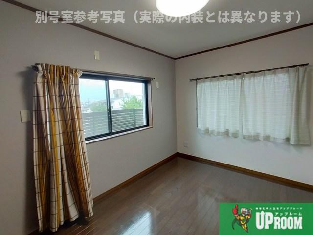 松崎パストラルコートの洋室