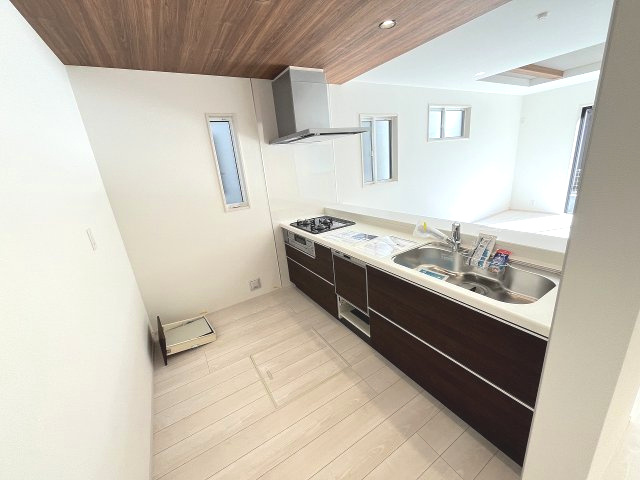 【キッチン】 | 福岡市城南区七隈3丁目　3号棟（全3棟）【仲介手数料無料・0円】 | 施工例。施工例は完成時と異なる場合があります。
