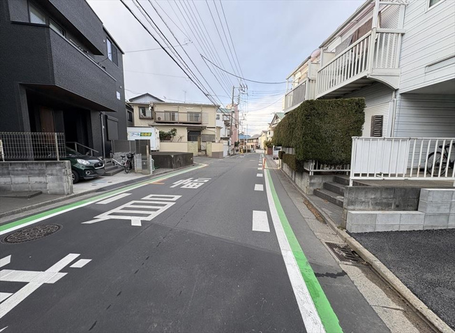 【前面道路含む現地写真】 | 朝霞市宮戸3丁目　新築一戸建住宅　全2棟　(志木本店) | 前面道路の様子