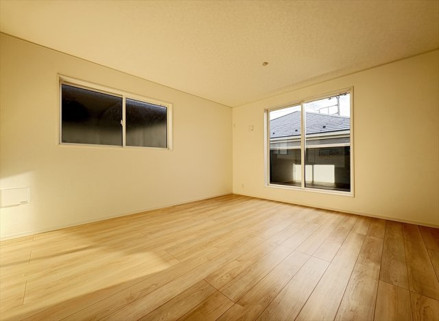 【居間・リビング】 | 朝霞市宮戸3丁目　新築一戸建住宅　全2棟　(志木本店) | 15帖の広々としたワンフロアタイプのLDK。