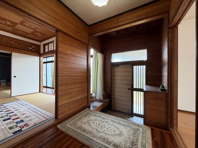 都城市丸谷町の中古一戸建の玄関