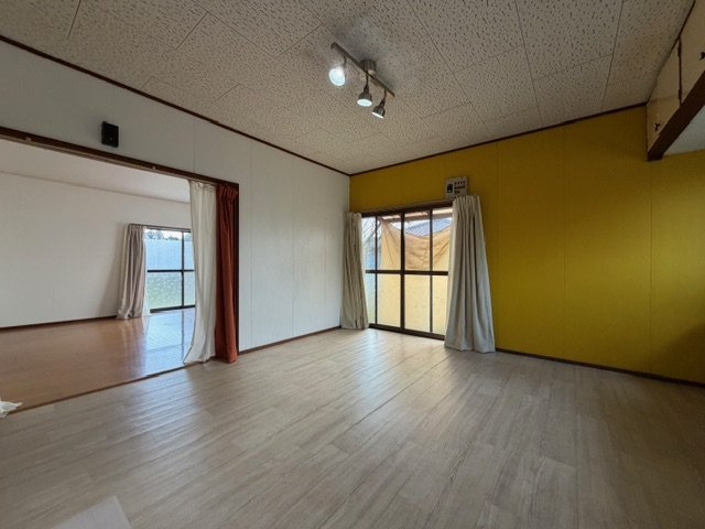 都城市丸谷町の中古一戸建の居間・リビング