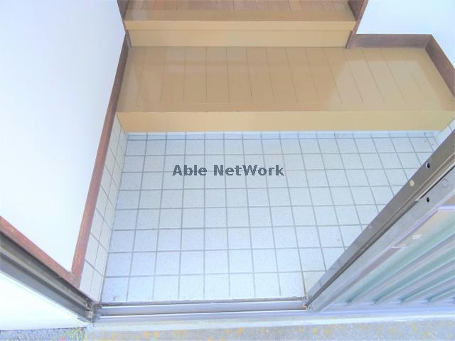 コスモス住宅の玄関|広々玄関