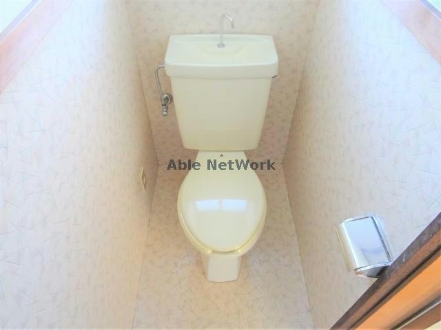 コスモス住宅のトイレ|窓付きトイレ