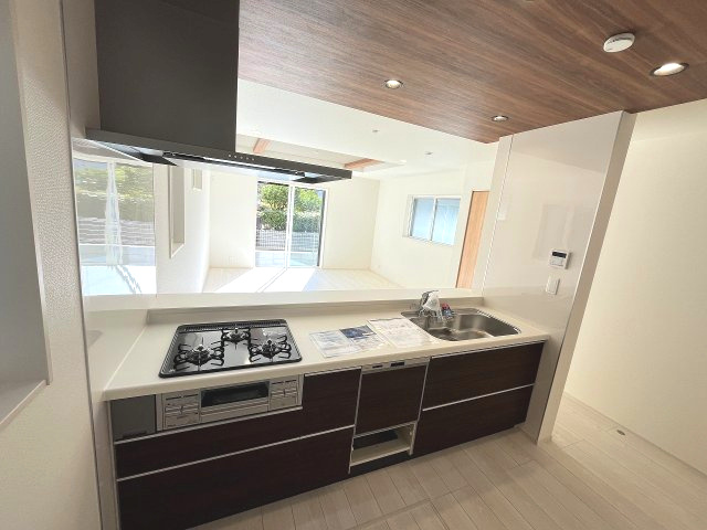 【キッチン】 | 福岡市城南区七隈3丁目　1号棟（全3棟）【仲介手数料無料・0円】 | 施工例。施工例は完成時と異なる場合があります。