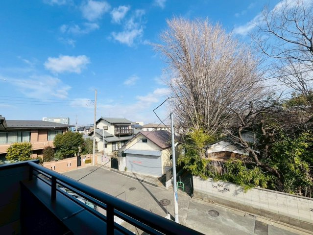 【展望】 | 練馬区富士見台３丁目　新築戸建て　１号棟 | 視線が抜け、空の広がりを感じられる開放的な眺望が魅力です