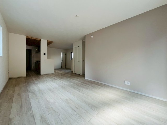 【間取り】 | 練馬区富士見台３丁目　新築戸建て　１号棟 | 約20帖の広さのLDKは家族がゆったりと過ごせる開放的な空間