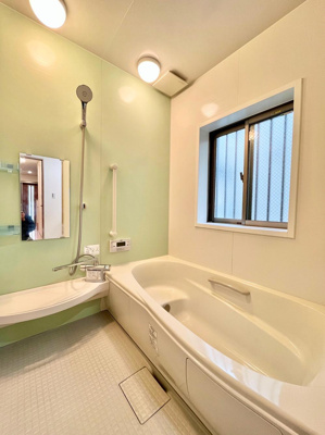 【浴室】 | 藤沢市石川５丁目　中古戸建 | ゆったり過ごせるお風呂です