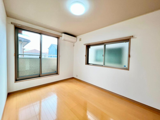 【洋室】 | 藤沢市石川５丁目　中古戸建 | 個人の部屋や寝室として使える洋室です