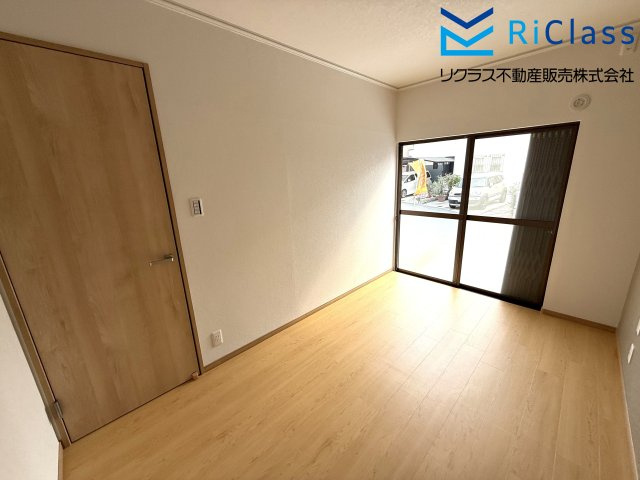 中古戸建　神戸市須磨区天神町４丁目4の洋室|きれいな洋室です