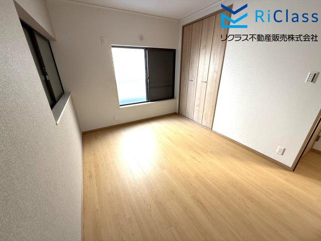 中古戸建　神戸市須磨区天神町４丁目4の洋室|使い勝手のいい洋室です