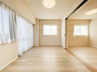 【居間・リビング】 | ニューパールマンション | 洋室　5.5帖　