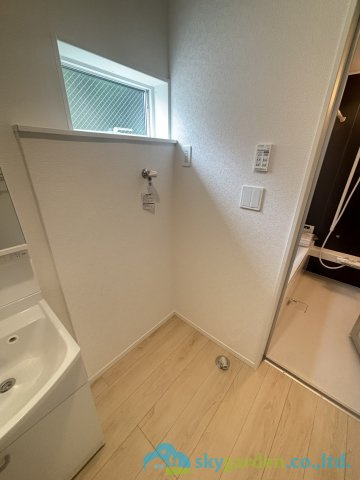 伊勢原市下落合第12　新築戸建　全2棟2号棟のランドリースペース