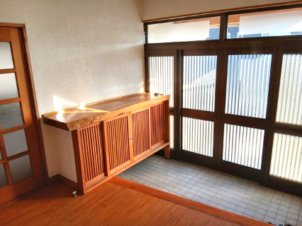 東松山市下唐子　中古戸建の玄関
