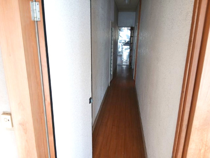 東松山市下唐子　中古戸建の収納|階段下収納