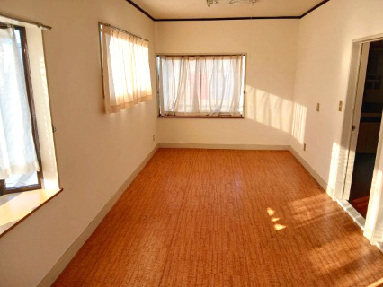 東松山市下唐子　中古戸建の玄関