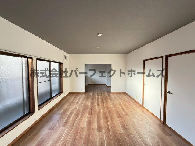 三井南町戸建　賃貸の居間・リビング|こちらの居間で趣味の時間をお楽しみください