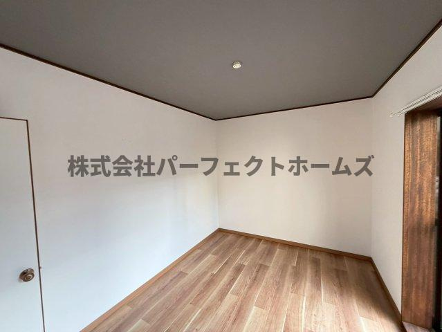 三井南町戸建　賃貸の洋室|落ち着いた色調の洋室です