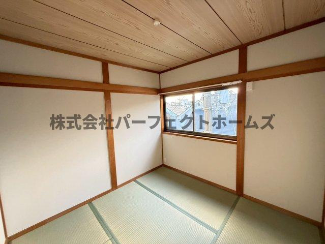 三井南町戸建　賃貸の和室|明るい和室です