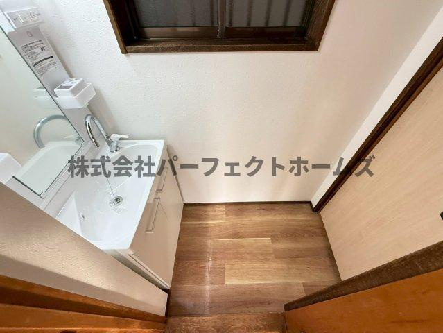 三井南町戸建　賃貸の洗面所|コンパクトで使いやすい洗面所