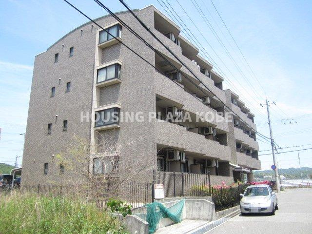 ルナ学園の外観