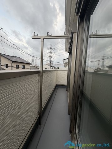 伊勢原市下落合第12　新築戸建　全2棟1号棟のバルコニー