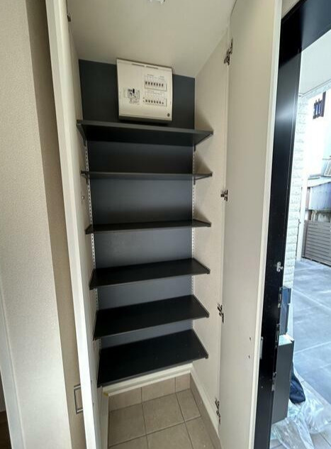 中野区若宮３丁目の賃貸マンションの玄関