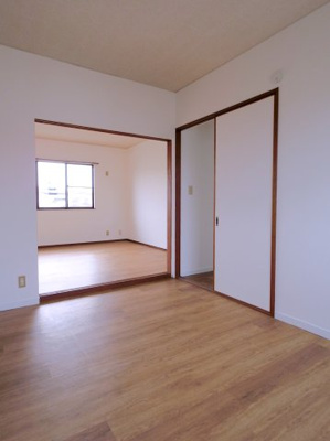 【洋室】 | 昭和町ＢＡＳＥ | ２階　６帖続き間