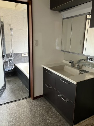 みどり市笠懸町鹿中古戸建の独立洗面台