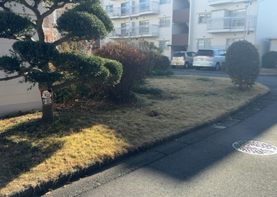 【庭】 | 相模原富士マンションＢ | 物件によっては、入居者が個人的に使用できる専用庭がついているものもあります。また、住宅の中にある土間の部分を庭と呼ぶこともあります。庭の用途は住む人によって変わり、それによってデザインもさまざまです。