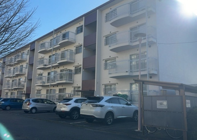 【構造・工法・仕様】 | 相模原富士マンションＢ | ＲＣ造、Reinforced Concreteは直訳すると補強されたコンクリートです。主に柱や梁・床・壁が鉄筋とコンクリートで構成おり、鉄筋を組んだ型枠にコンクリートを流し込んで固めたものを指します。