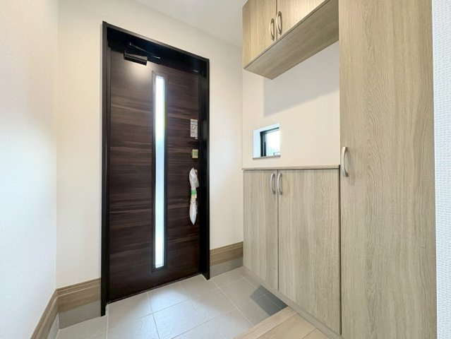 ハートフルタウン　江南市飛高町栄　全2区画分譲の玄関|玄関ドアの鍵はディンプルキーと内側はサムターンキーになっており防犯性の高い仕様になっています。