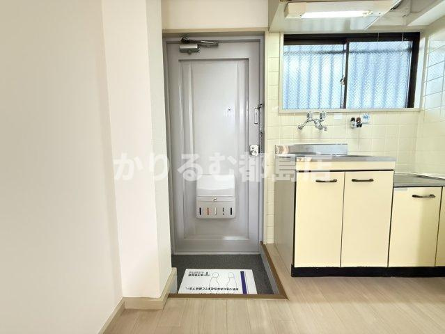 ハイツ濱2号館の玄関