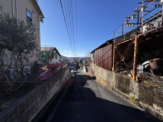 中古住宅　廿日市市物見西の前面道路含む現地写真