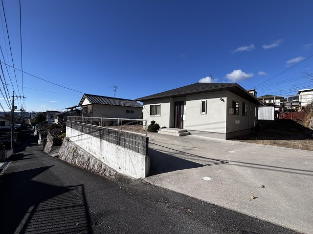中古住宅　廿日市市物見西の前面道路含む現地写真
