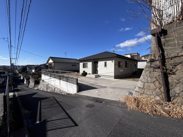 中古住宅　廿日市市物見西の前面道路含む現地写真
