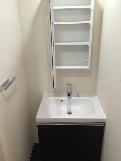 ＸＥＢＥＣ東日暮里ｓｏｕｔｈの洗面所|独立洗面台です。