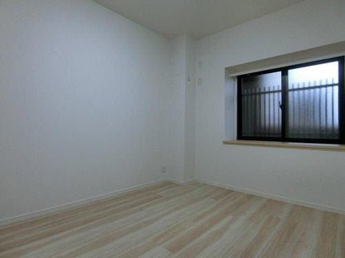 ベルシュ青山新町の洋室