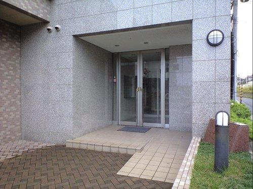 ベルシュ青山新町のエントランス