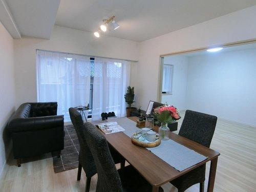 ベルシュ青山新町の居間・リビング