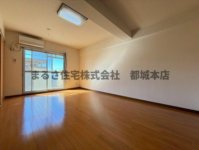 イーストウッドの居間・リビング