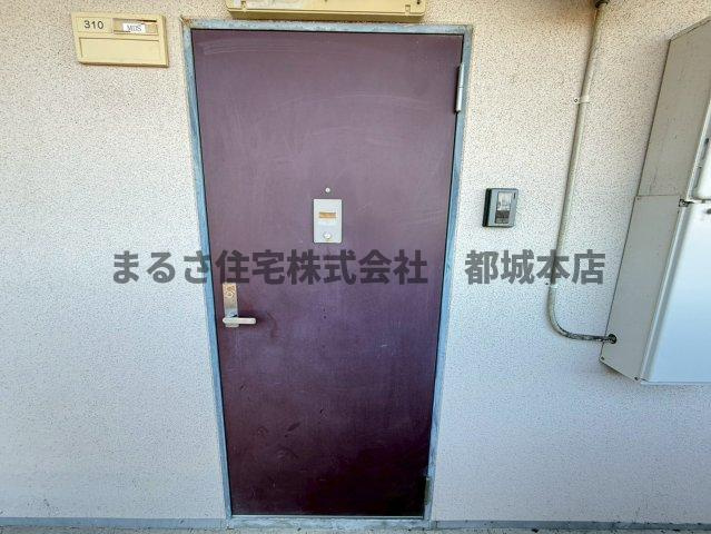 イーストウッドの玄関