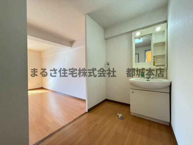 イーストウッドの独立洗面台