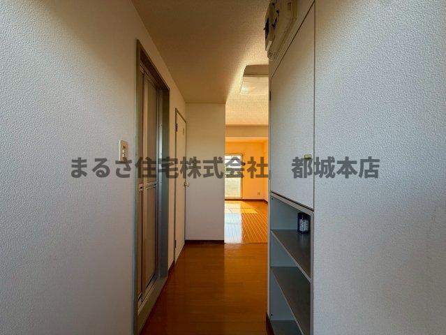 イーストウッドの内装|右キッチンタイプ