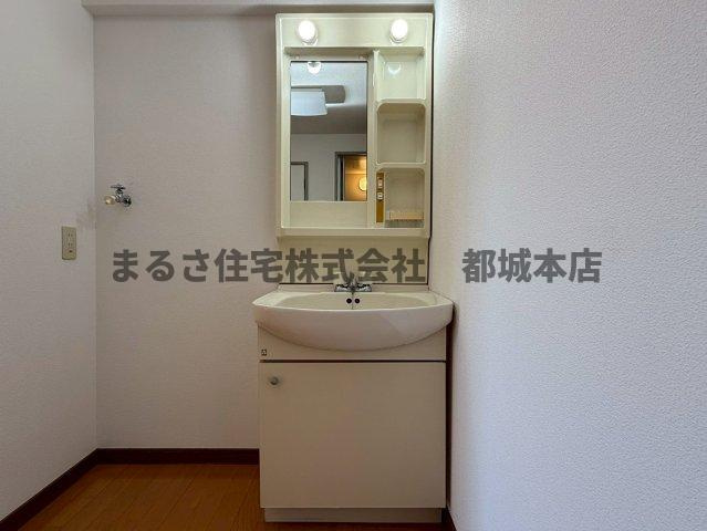 イーストウッドの独立洗面台