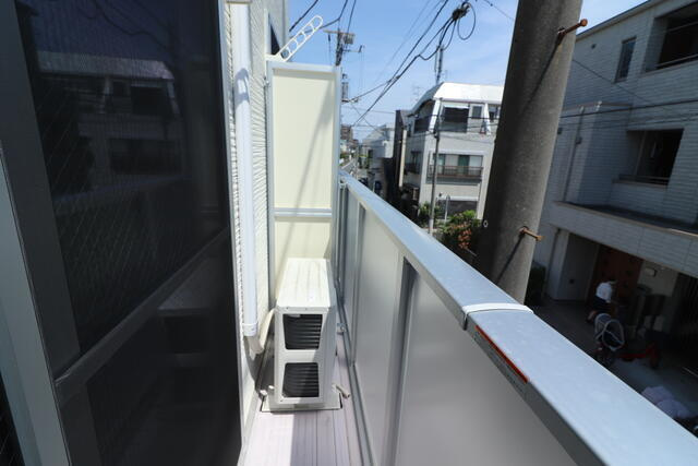豊島区千川２丁目のアパートのバルコニー