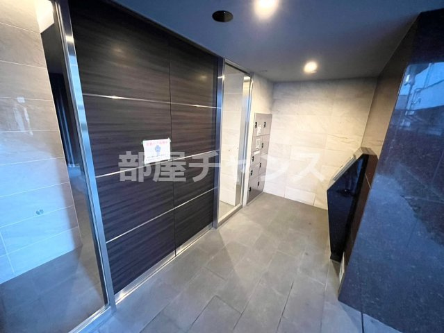 プロシード大須のエントランス